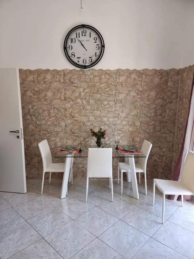Residenza Giuseppina Villa Syracuse 0*,